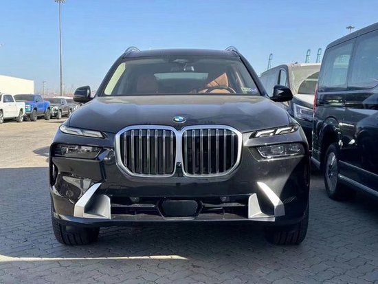 23款宝马X7港口现车特价90万首付20万起