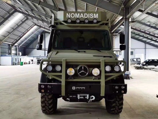 奔驰超级越野房车乌尼莫克4x4蓝牌c本开