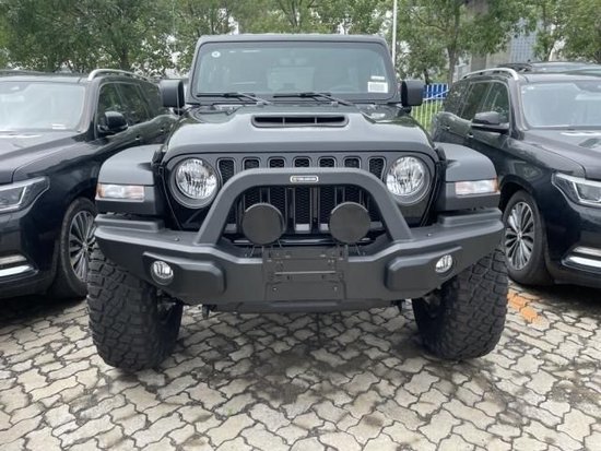 23款加版吉普牧马人2.0T运良改装战马