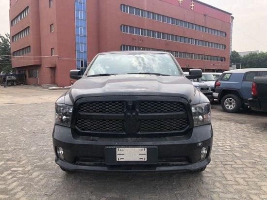 22款道奇公羊运动黑曜版40余万震撼钜惠