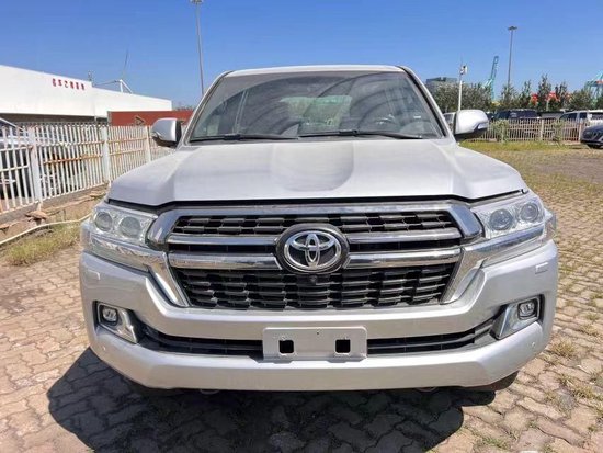 丰田酷路泽5700 5.7L 最新报价135万