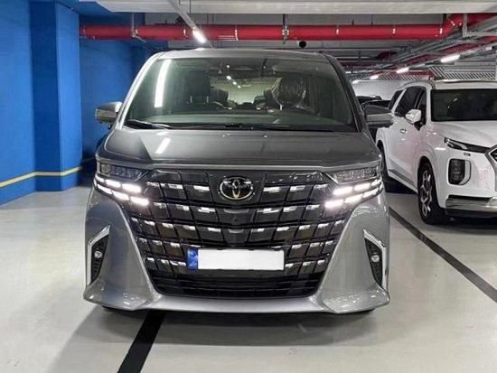 2024款丰田埃尔法四驱MPV头等舱不加价