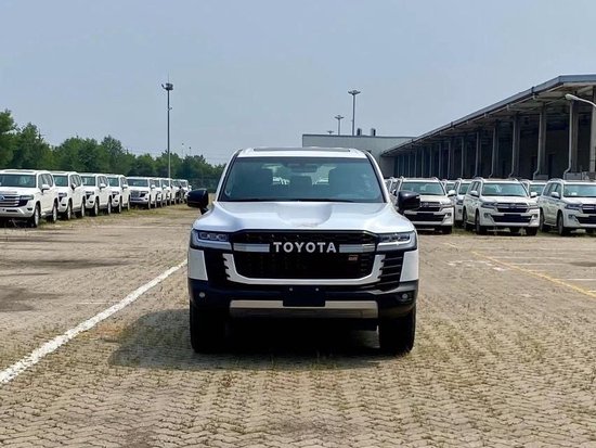 23款酷路泽LC300GR-SPORT运动版113万