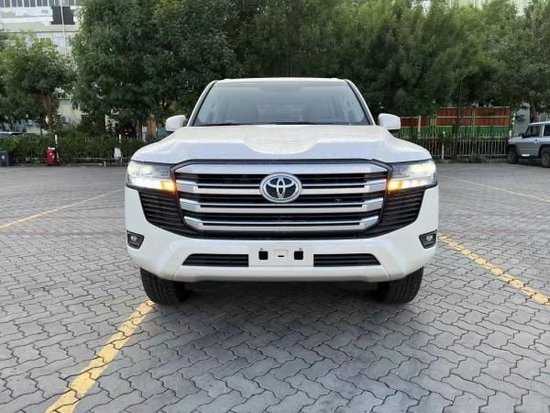 23款酷路泽LC300 3.5TT港口现车最新78万