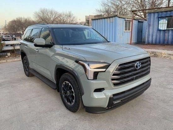 23款丰田红杉3.5T 年末购车多重大礼相送