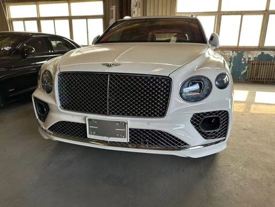 22款宾利添越天津港现车实拍全面解析