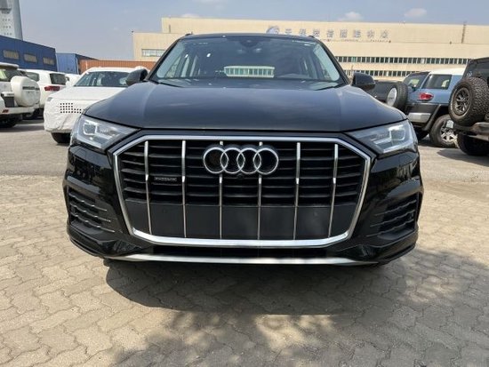 2023款奥迪Q7 2.0T现车优惠价49万抢购