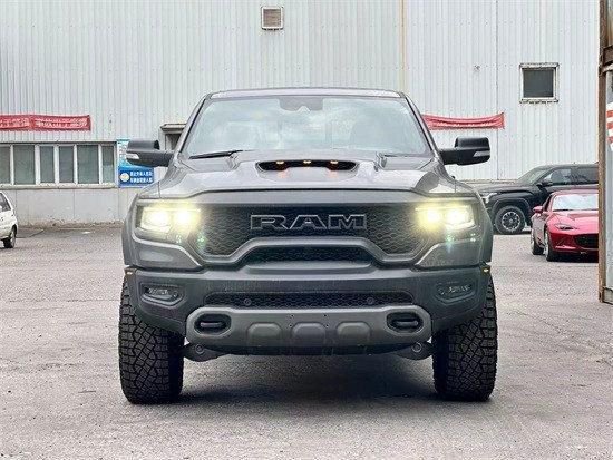 道奇霸王龙6.2L皮卡价格80万起售首付低