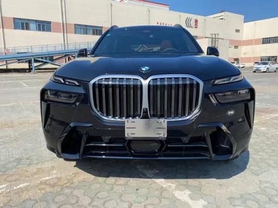 新款宝马X7 3.0T现车 优惠40万送豪礼