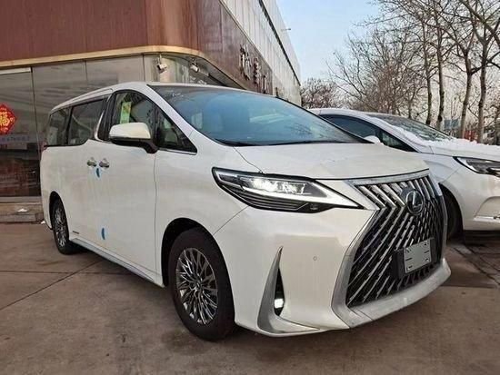 2023款雷克萨斯LM300h商务车特价120余万