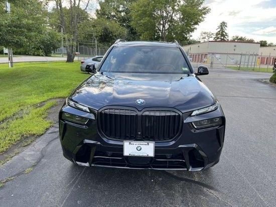 24款宝马X7 3.0T M运动版售价90余万