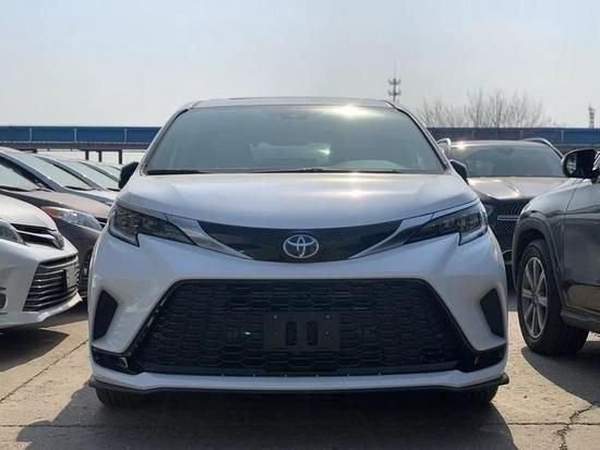 23款加版丰田塞纳现车 商用家用两不误