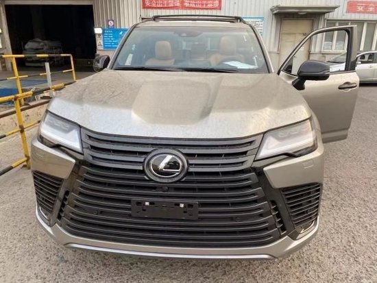 23款雷克萨斯LX600 7座满配亮点配置多