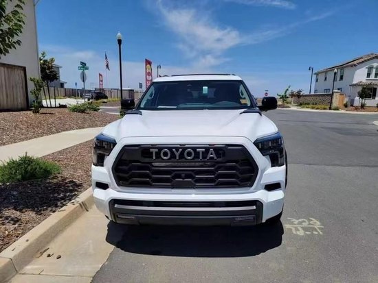 丰田红杉3.5T港口最新报价98万起