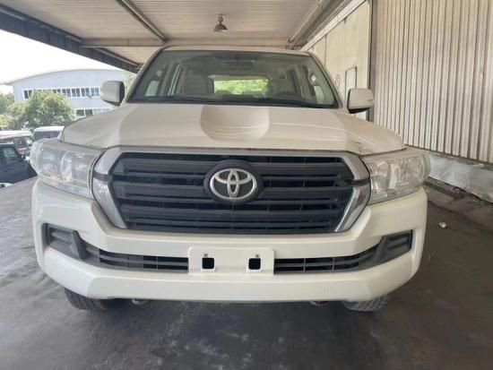 国六库存酷路泽4.0 现车67万全国上牌