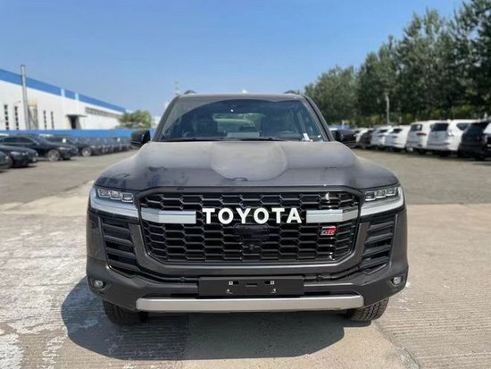 2023款酷路泽LC300GR版灰红有上涨趋势