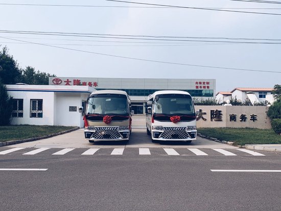 丰田考斯特12座价格内饰配置豪华现车