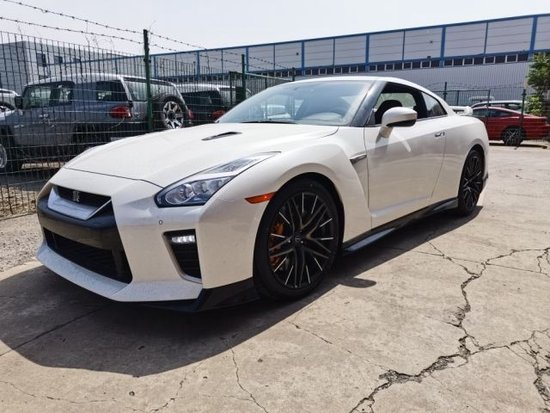 2023款加版日产GTR 3.8T豪华版160万起
