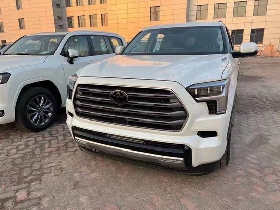 24款丰田红杉LTD全景现车 支持分期按揭