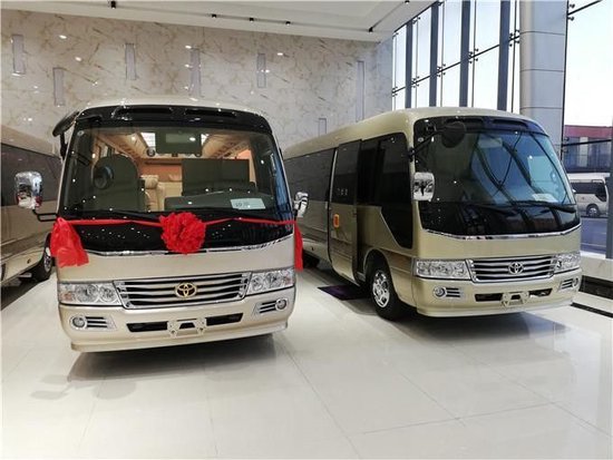 丰田考斯特16座现车 欢迎微信视频看车