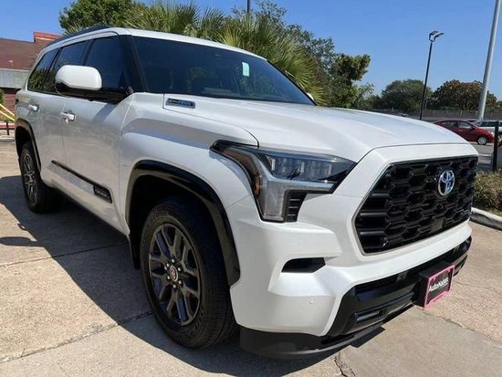 23款混动丰田红杉白色 天津港最新报价