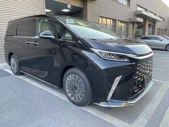 2024款雷克萨斯LM500h六座现车热售价格