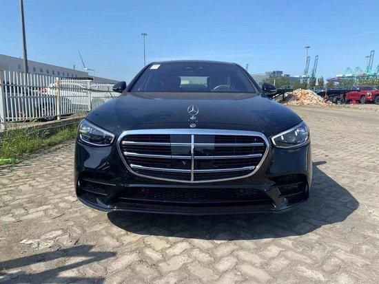 2023款奔驰S580现车走量价 凸显豪华质感