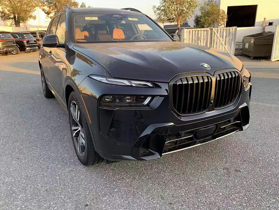 2023款宝马X7港口现车加版特价优惠出售