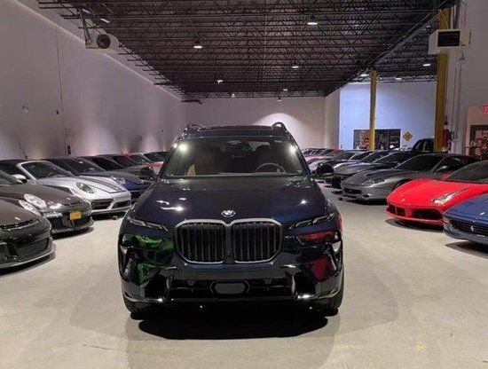23款平行进口宝马X7现车港口最低92万起