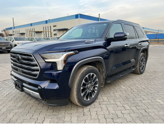 23款国六混动丰田红杉95万开回家