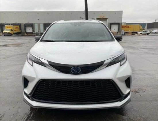 2023款丰田塞纳2.5油电混 全网最低报价