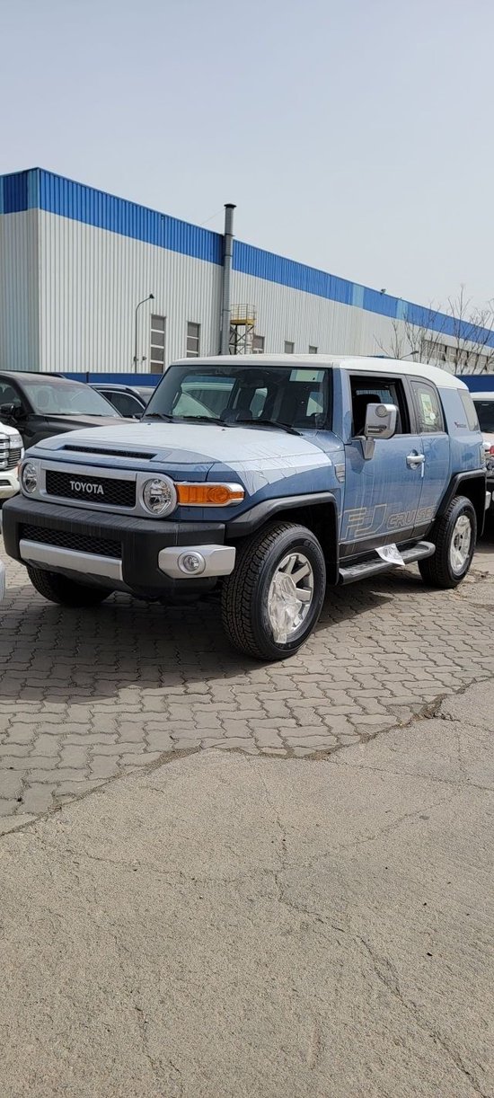 23款丰田FJ酷路泽4.0LV6现车低价48万