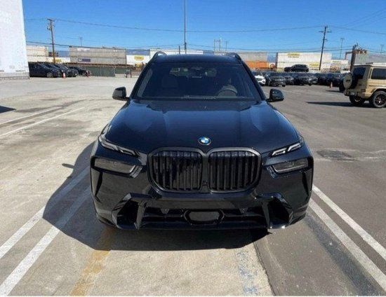 全新2023款平行进口宝马X7配置解析85万