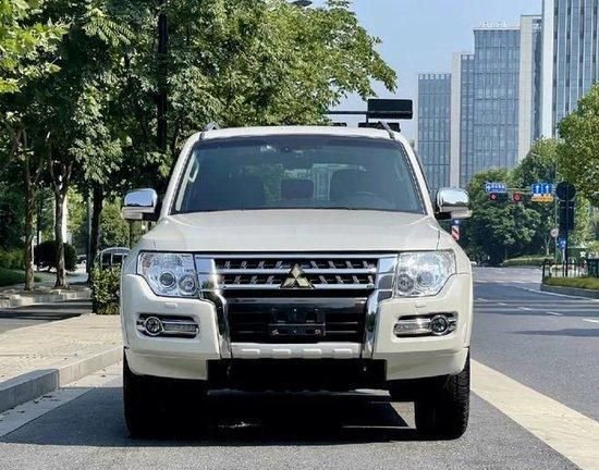 23款三菱帕杰罗V93国六B 全国上牌无忧