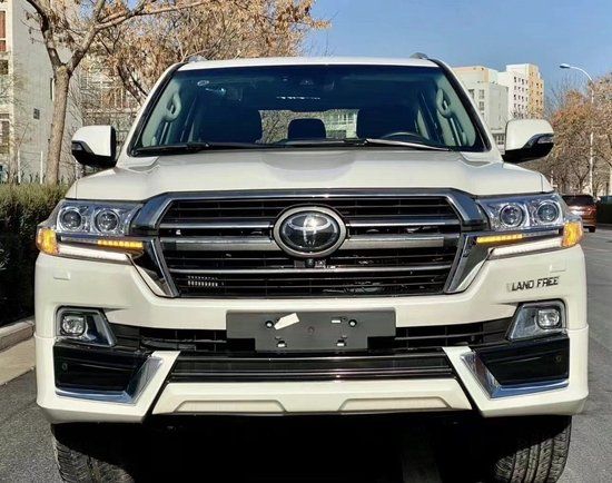 天津21款中东版酷路泽5700V8顶配报价