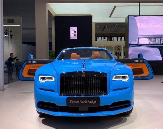 19款劳斯莱斯耀影敞篷跑车赏心悦目