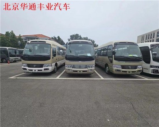 丰田考斯特19座全车部分航空座椅装饰