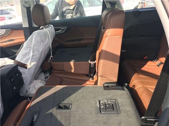 2016款奥迪Q7 七座大越野高品质多功能