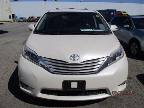 2017款丰田塞纳 四驱商务 至尊典范