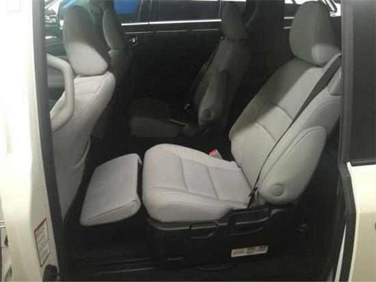 ujcT-fxytyzp5173166.jpg