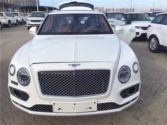 2017款宾利添越 平行进口霸气时尚车标