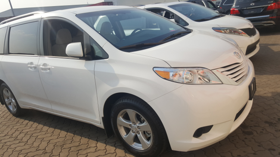 美规版丰田塞纳商务保姆车旅游神器报价