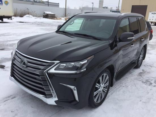 17款雷克萨斯LX570 顶配凌志出行首选