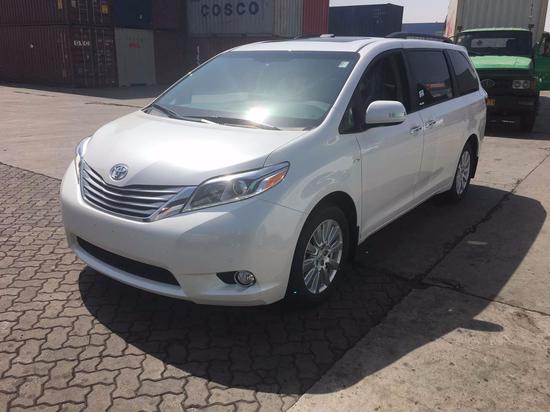 17款丰田塞纳商务车 性价比高底价劲惠