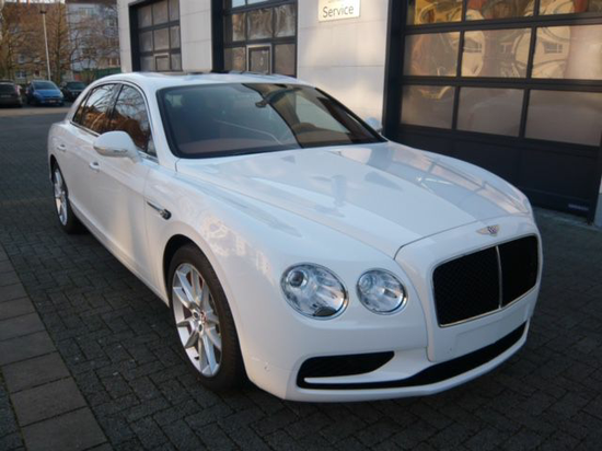 17款宾利飞驰现车优惠 配置丰富手续齐全