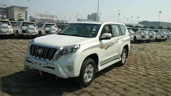 2017款丰田霸道2700丐版现车报价 价格