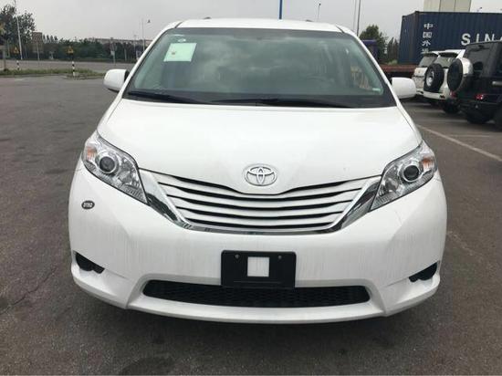 17款丰田塞纳加版大量现车到店优惠促销