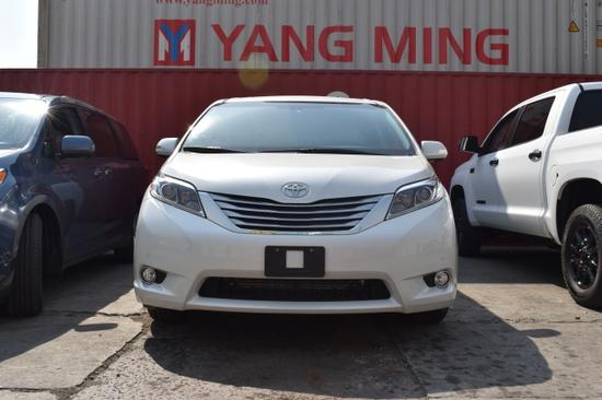 2017款丰田塞纳商务 精品商务裸利报价