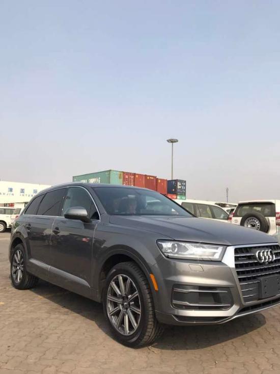 奥迪Q7进口加规现车75万手续齐全国分期