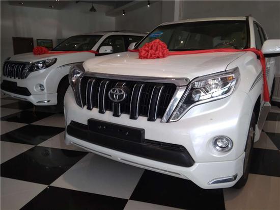 霸道4000中东版普拉多高调完美极限越野